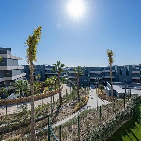 Lejlighed Magnificent 3-bedroom Apartment, Terrace, Sauna And Swimming Pools Estepona