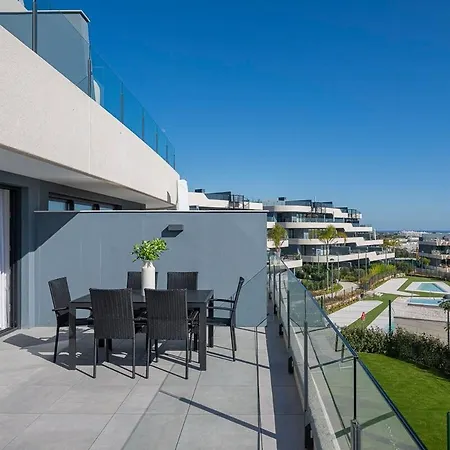 Magnificent 3-bedroom Apartment, Terrace, Sauna And Swimming Pools Lejlighed