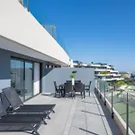 Διαμέρισμα Magnificent 3-bedroom Apartment, Terrace, Sauna And Swimming Pools *