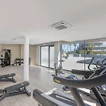 Magnificent 3-bedroom Apartment, Terrace, Sauna And Swimming Pools Εστεπόνα