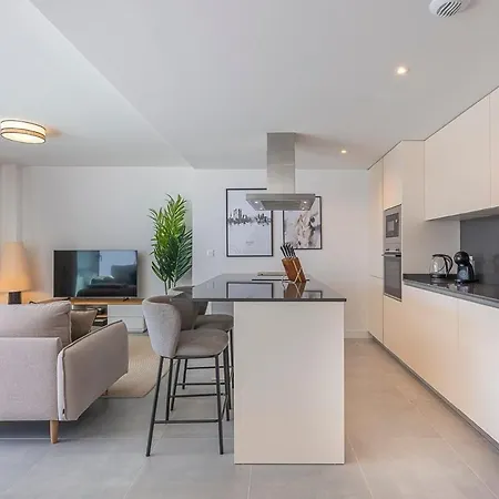 Apartment Magnificent 3-bedroom Apartment, Terrace, Sauna And Swimming Pools