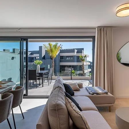 Daire Magnificent 3-bedroom Apartment, Terrace, Sauna And Swimming Pools *