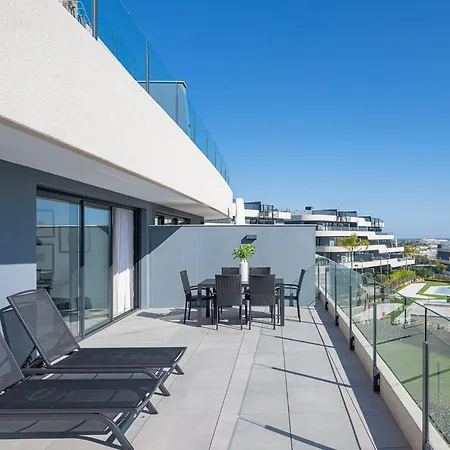 Daire Magnificent 3-bedroom Apartment, Terrace, Sauna And Swimming Pools *