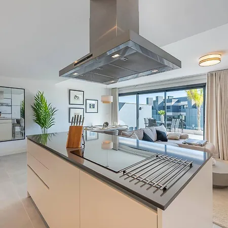 Magnificent 3-bedroom Apartment, Terrace, Sauna And Swimming Pools * Estepona