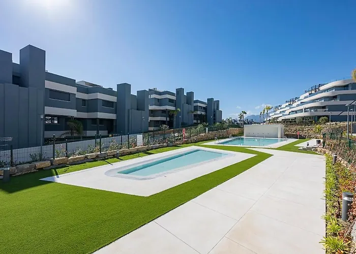 Apartament Magnificent 3-bedroom Apartment, Terrace, Sauna And Swimming Pools Estepona