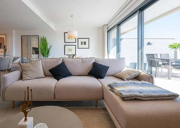 Apartament Magnificent 3-bedroom Apartment, Terrace, Sauna And Swimming Pools *