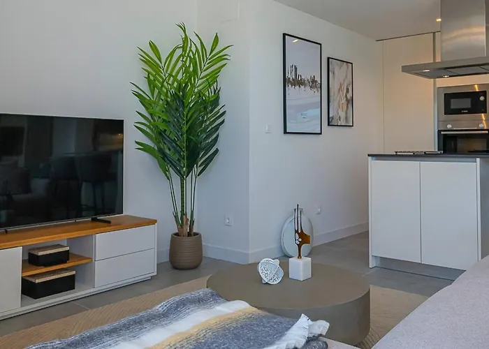 Magnificent 3-bedroom Apartment, Terrace, Sauna And Swimming Pools Appartement Estepona