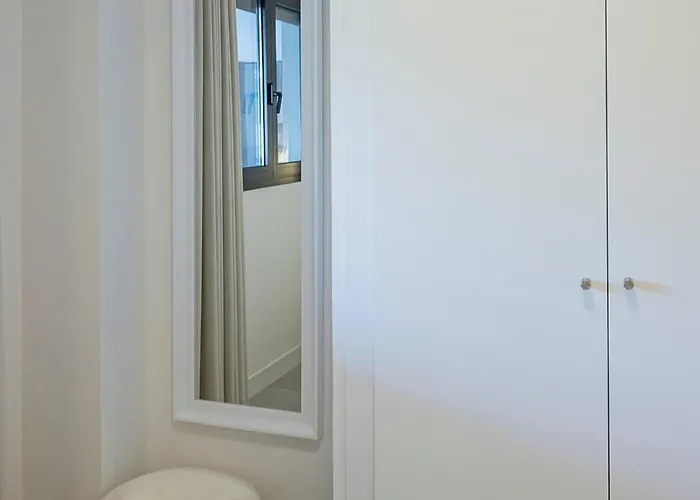 Magnificent 3-bedroom Apartment, Terrace, Sauna And Swimming Pools Appartement *