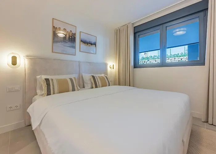 Magnificent 3-bedroom Apartment, Terrace, Sauna And Swimming Pools * Estepona