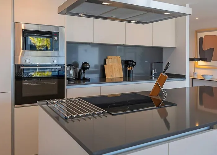 Appartement Magnificent 3-bedroom Apartment, Terrace, Sauna And Swimming Pools