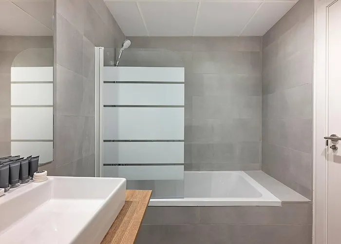 Magnificent 3-bedroom Apartment, Terrace, Sauna And Swimming Pools Apartament *