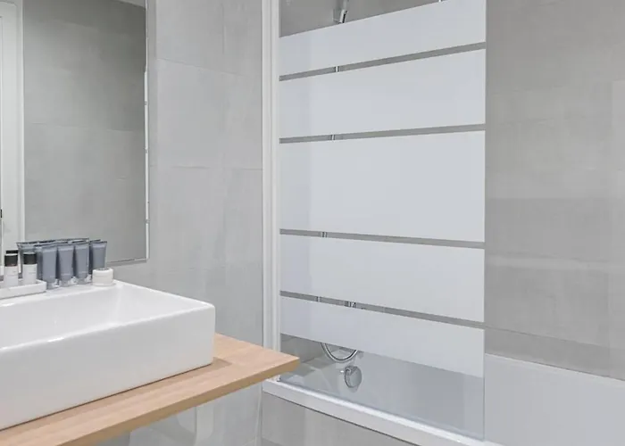 Magnificent 3-bedroom Apartment, Terrace, Sauna And Swimming Pools Appartement Estepona