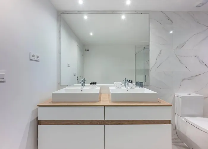 Magnificent 3-bedroom Apartment, Terrace, Sauna And Swimming Pools Apartament *