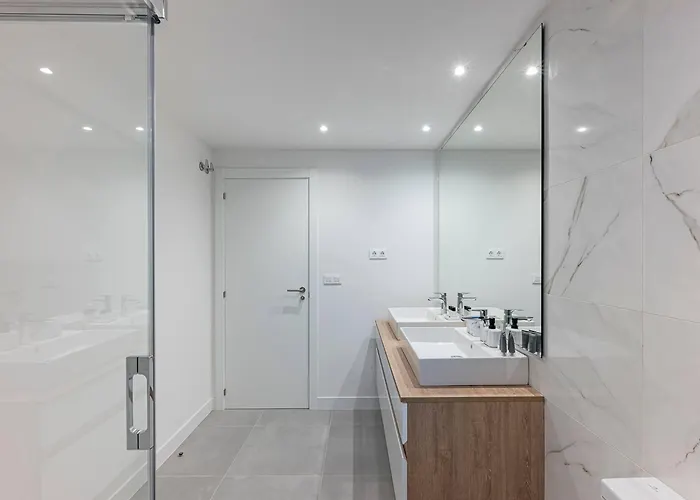 Apartament Magnificent 3-bedroom Apartment, Terrace, Sauna And Swimming Pools