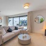 Apartment Magnificent 3-bedroom Apartment, Terrace, Sauna And Swimming Pools Estepona
