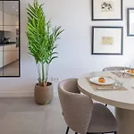 Magnificent 3-bedroom Apartment, Terrace, Sauna And Swimming Pools Apartment Estepona