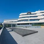Magnificent 3-bedroom Apartment, Terrace, Sauna And Swimming Pools Apartment *