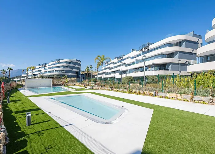 Magnificent 3-bedroom Apartment, Terrace, Sauna And Swimming Pools Estepona