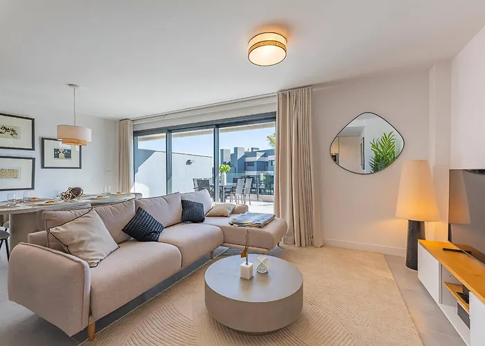 Apartamento Magnificent 3-bedroom Apartment, Terrace, Sauna And Swimming Pools Estepona