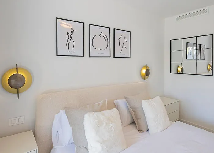 Magnificent 3-bedroom Apartment, Terrace, Sauna And Swimming Pools Apartamento Estepona