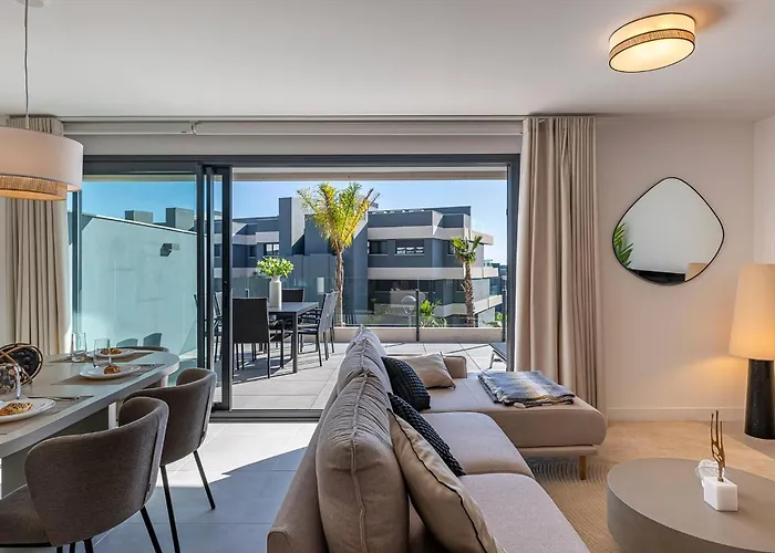 Apartamento Magnificent 3-bedroom Apartment, Terrace, Sauna And Swimming Pools *