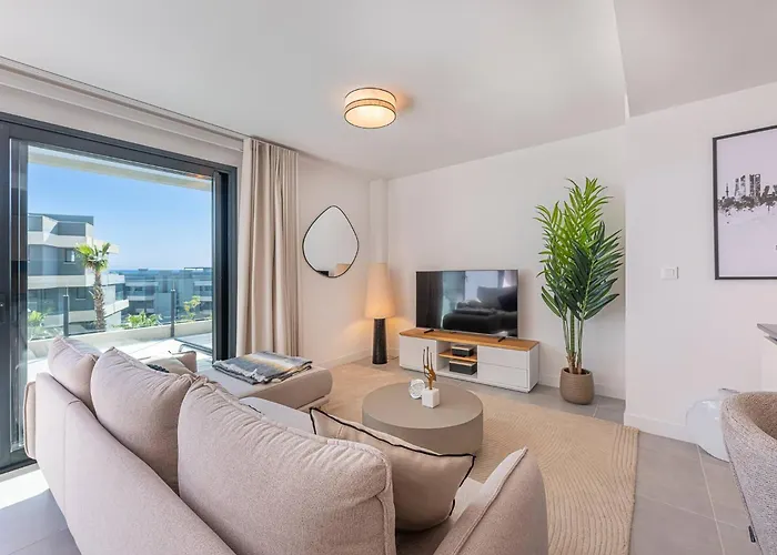 Apartamento Magnificent 3-bedroom Apartment, Terrace, Sauna And Swimming Pools Estepona