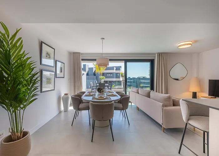 Magnificent 3-bedroom Apartment, Terrace, Sauna And Swimming Pools Apartamento *