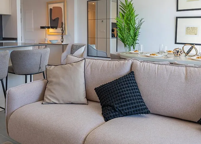 Magnificent 3-bedroom Apartment, Terrace, Sauna And Swimming Pools Estepona