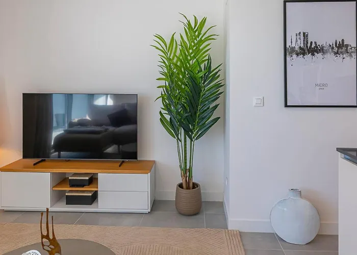 Apartamento Magnificent 3-bedroom Apartment, Terrace, Sauna And Swimming Pools *