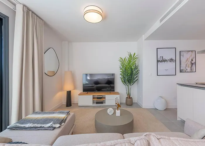 Magnificent 3-bedroom Apartment, Terrace, Sauna And Swimming Pools * Estepona