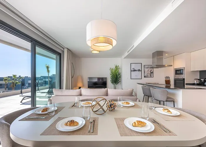 Magnificent 3-bedroom Apartment, Terrace, Sauna And Swimming Pools * Estepona