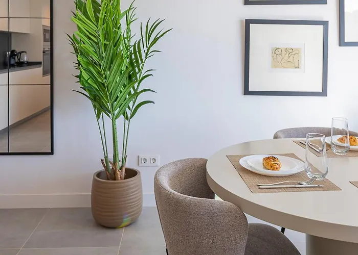 Magnificent 3-bedroom Apartment, Terrace, Sauna And Swimming Pools Apartamento Estepona