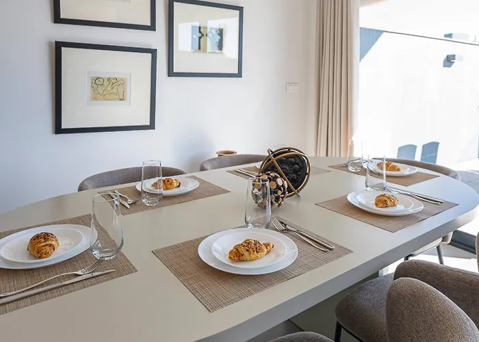 Magnificent 3-bedroom Apartment, Terrace, Sauna And Swimming Pools Estepona