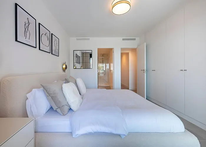 Magnificent 3-bedroom Apartment, Terrace, Sauna And Swimming Pools Apartamento *