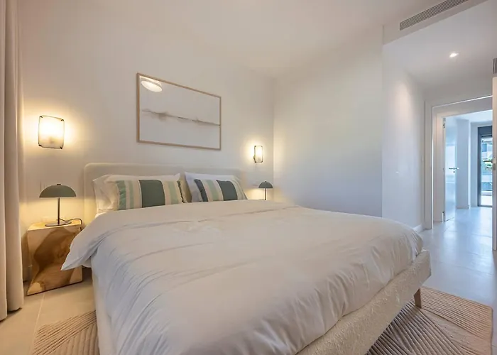 Apartamento Magnificent 3-bedroom Apartment, Terrace, Sauna And Swimming Pools