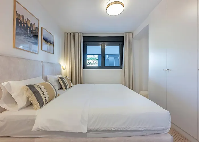 Apartamento Magnificent 3-bedroom Apartment, Terrace, Sauna And Swimming Pools Estepona