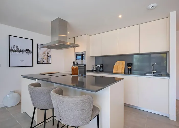 Magnificent 3-bedroom Apartment, Terrace, Sauna And Swimming Pools Apartamento