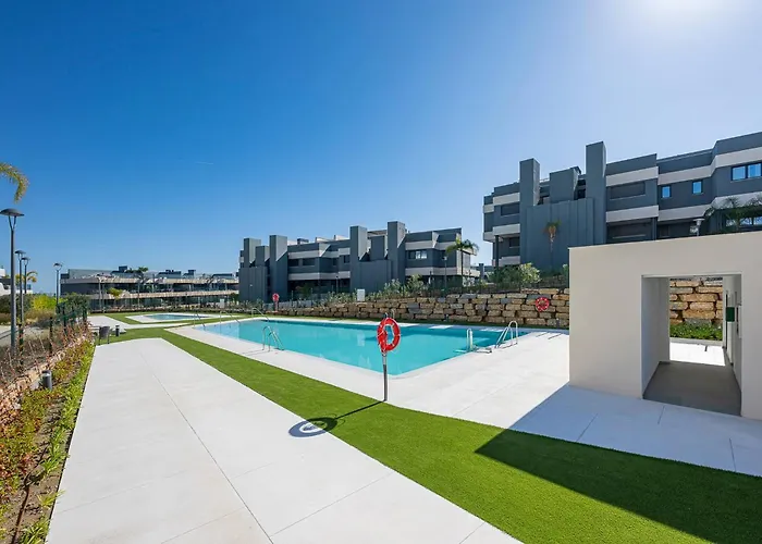 Magnificent 3-bedroom Apartment, Terrace, Sauna And Swimming Pools Apartamento *