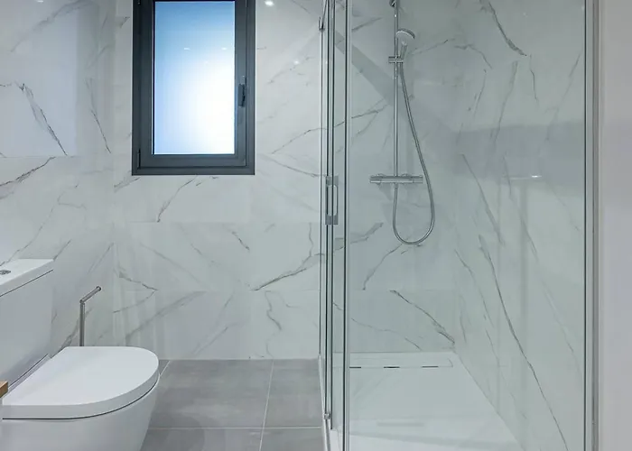 Magnificent 3-bedroom Apartment, Terrace, Sauna And Swimming Pools Apartamento Estepona